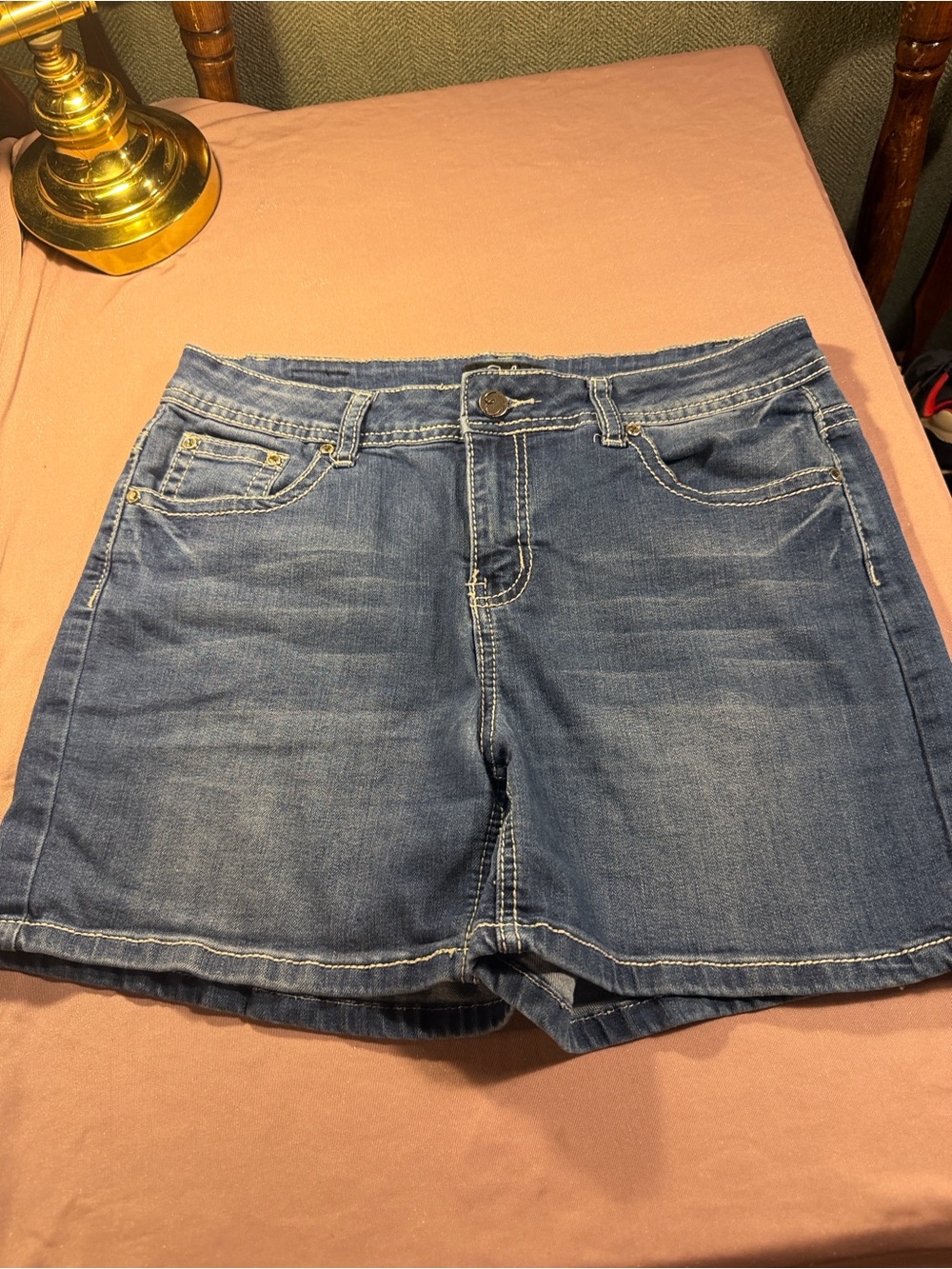 Earl Jeans Faded Blue Denim Mid-Rise Shorts